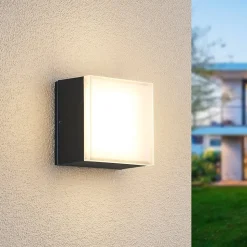 Lindby Mathea udendørs LED-loftlampe, kantet