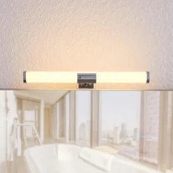 Lindby Naili LED-spejllampe, krom