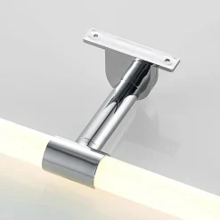 Lindby Naili LED-spejllampe, krom