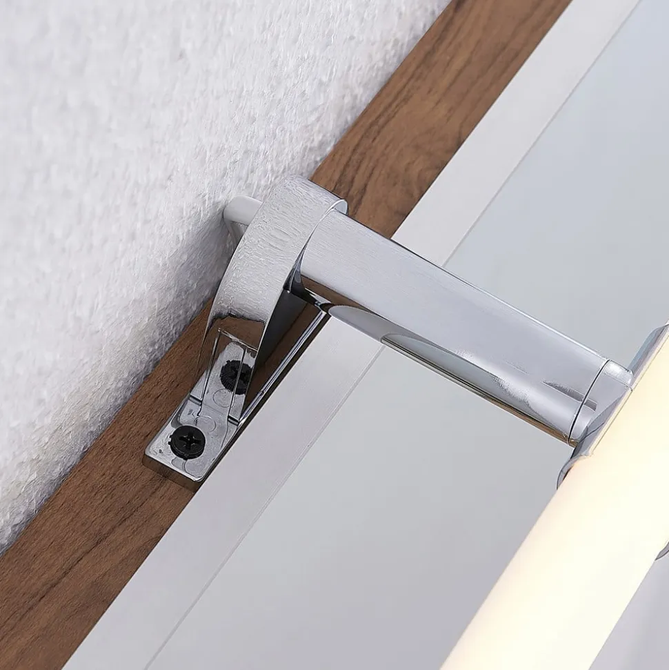 Lindby Naili LED-spejllampe, krom