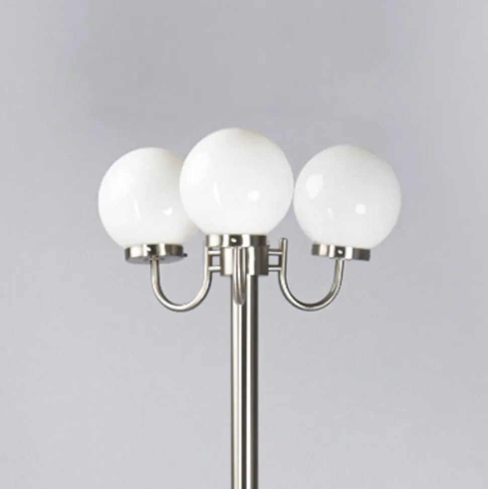 Lindby Samuel udendørslampe, 218 cm, 3 lyskilder, kugle, E27, IP44