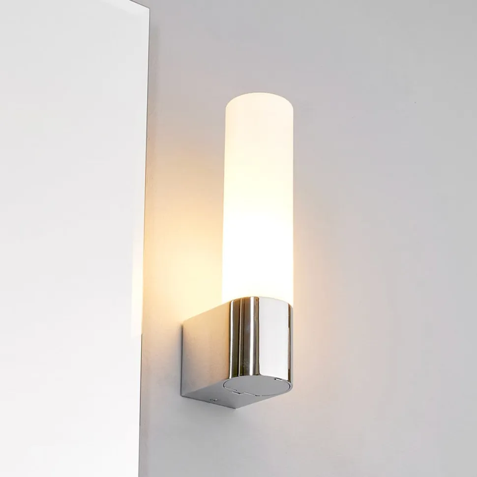 Lindby spejllampe Melike, 27 cm, krom, IP44, stikkontakt