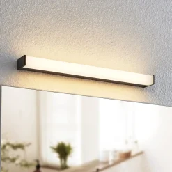 Lindby Ulisan LED-væglampe til bad, kantet 58,8 cm