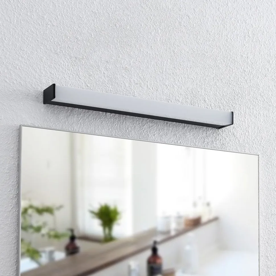 Lindby Ulisan LED-væglampe til bad, kantet 58,8 cm