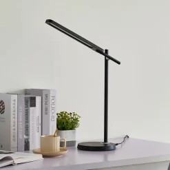 Lindby Valtorin LED-skrivebordslampe, sort
