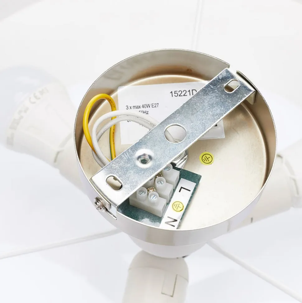 Loftlampe Libba med afstand i cremefarvet træ