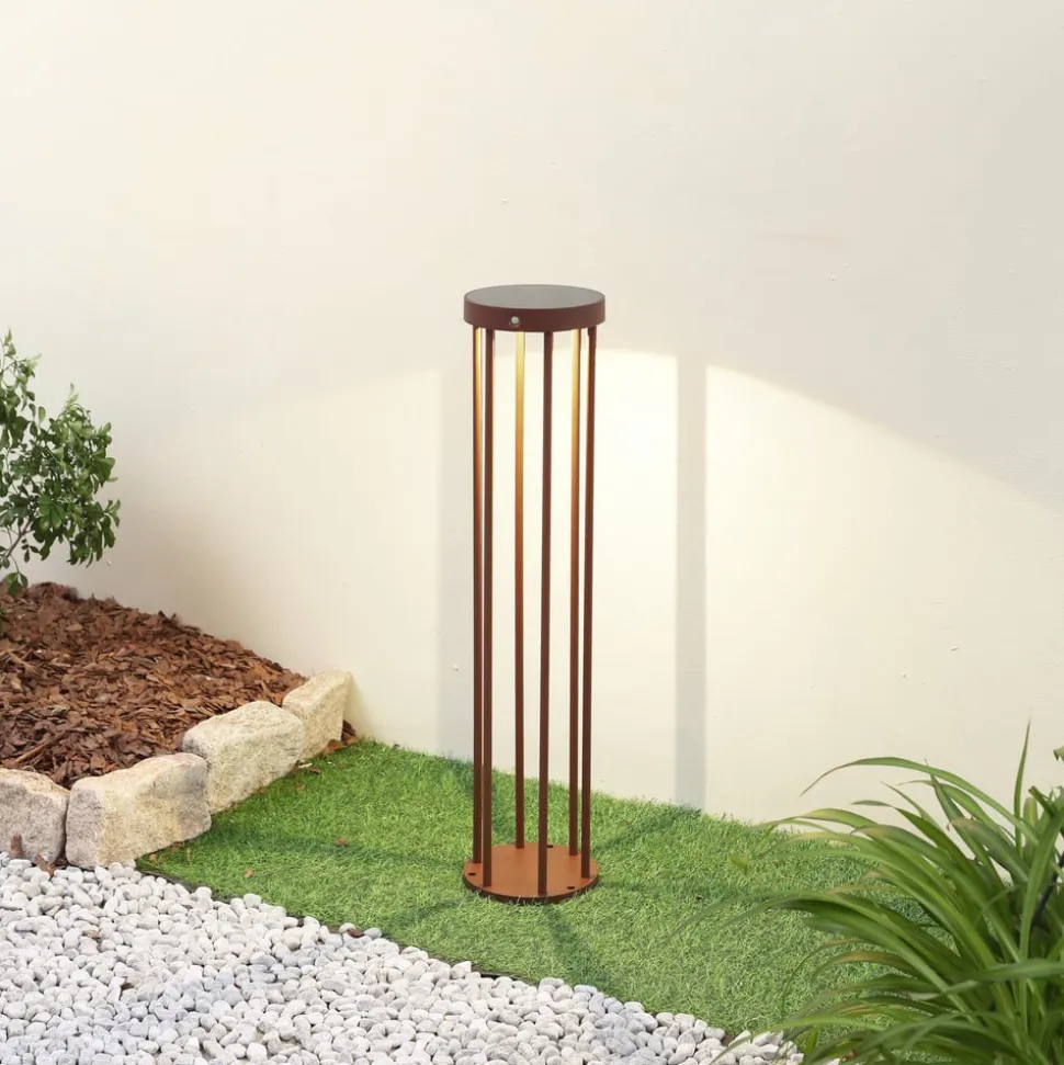 Lucande Evelis LED-vejlampe, rustfarvet, aluminium, sensor