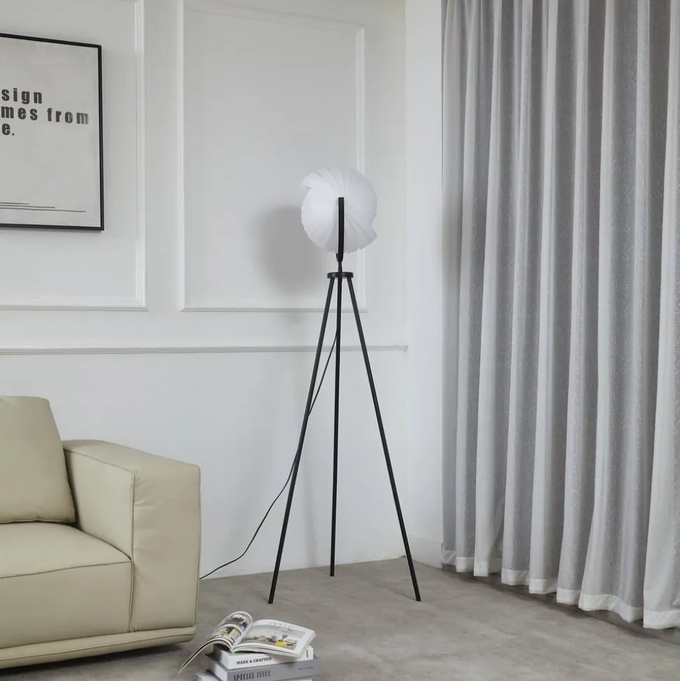 Lucande Helva gulvlampe, 150 cm, hvid/sort, drejelig