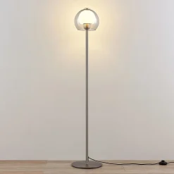 Lucande Kaiya gulvlampe med glasskærm