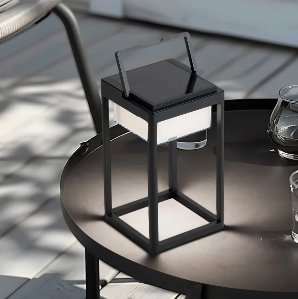 Lucande LED-solcellebordlampe Tilena, kantet, sort, dæmpbar