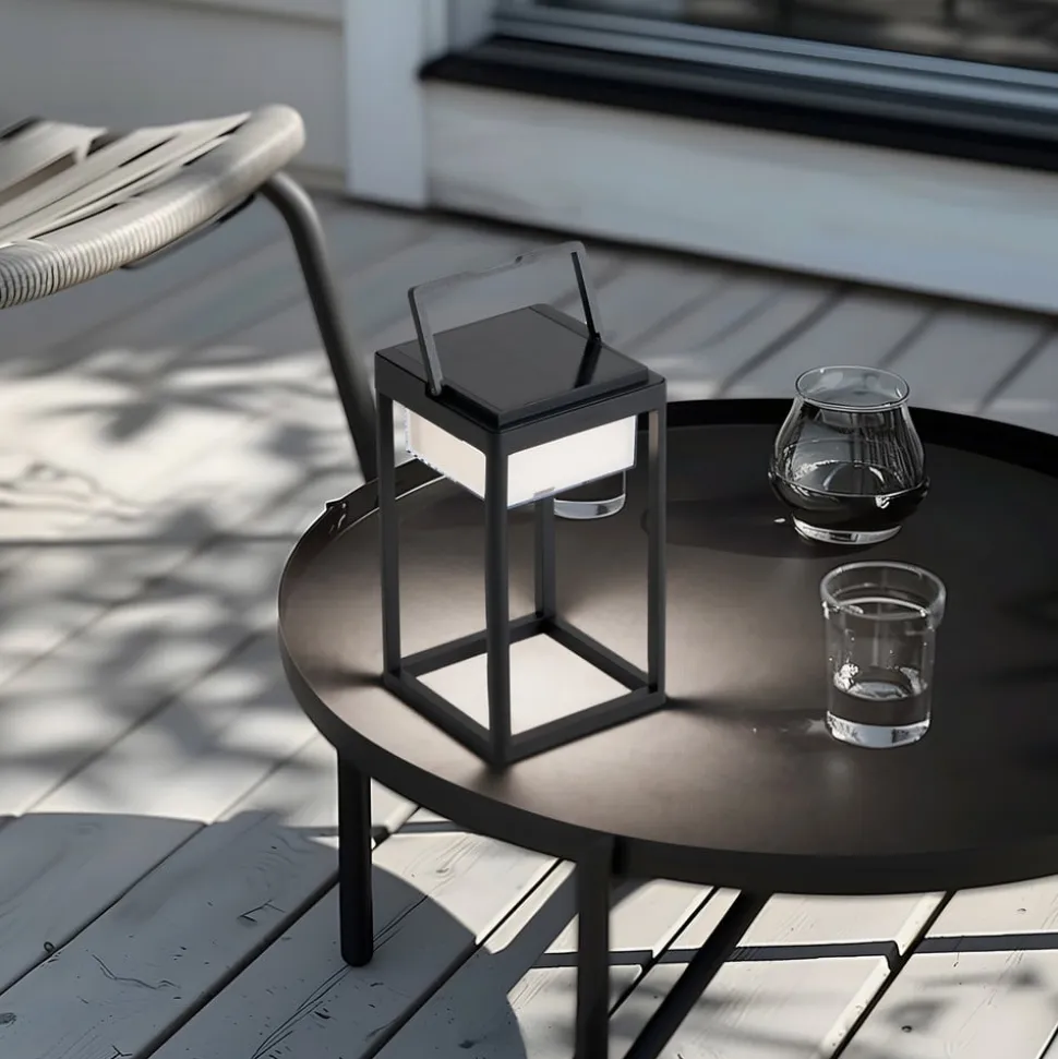 Lucande LED-solcellebordlampe Tilena, kantet, sort, dæmpbar