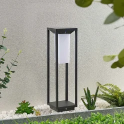 Lucande LED-solcellelampe Eliel, højde 50 cm, sort