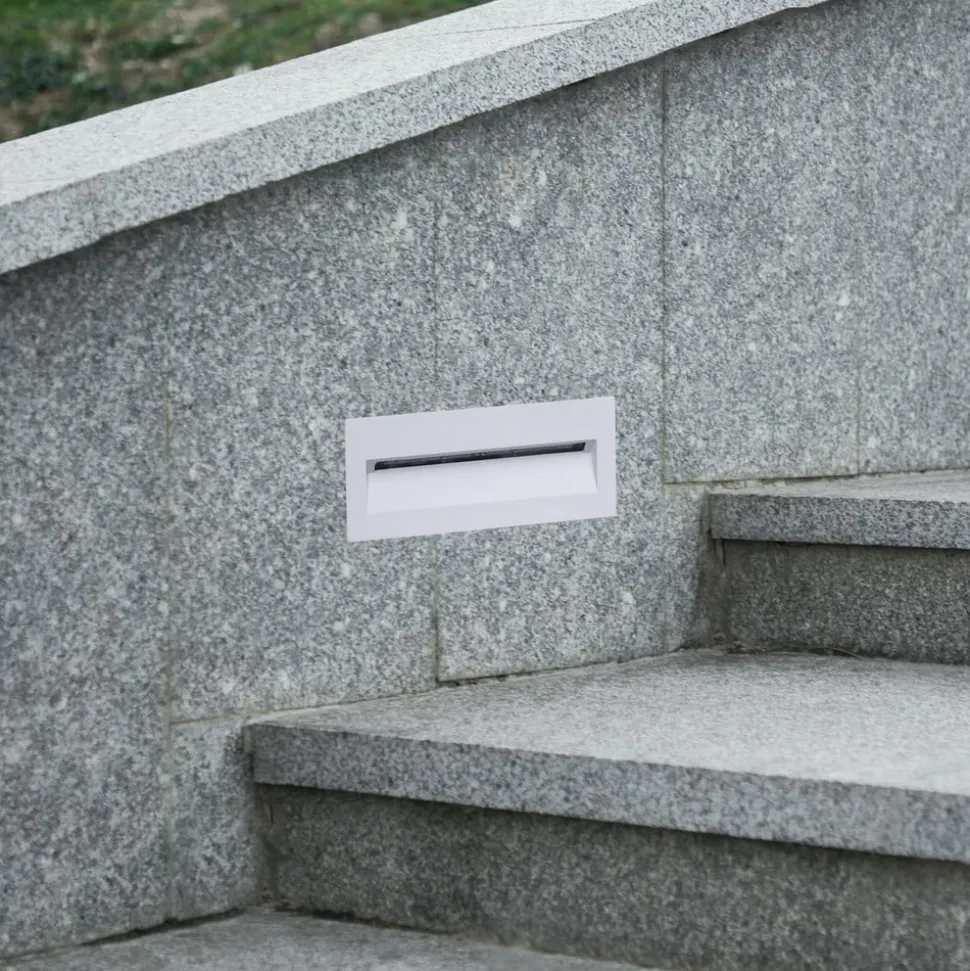 Lucande LED-vægindbygningslampe Loya, 23 x 8 cm, hvid, IP54
