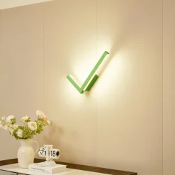 Lucande LED-væglampe Check, grøn, metal, CCT, dæmpbar
