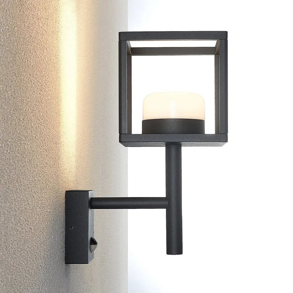 Lucande Timio udendørs væglampe, uplight, sensor, GX53, IP44