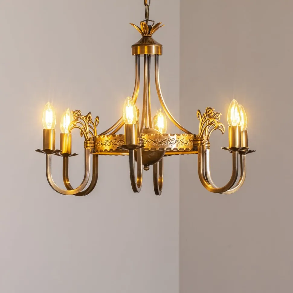 Lysekrone Castle, lys patineret, Ø 62 cm, metal, 6 lyskilder.