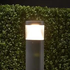 Milou - LED-sokkellampe i aluminium