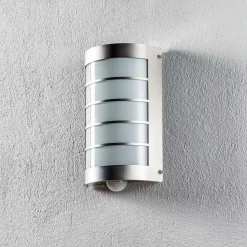 Moderne Marco 1 udendørs væglampe med sensor