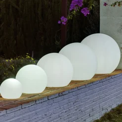 Newgarden Buly solcellelampe, flydende, Ø 30cm
