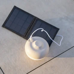 Newgarden Cherry LED-dekolampe med solcelle, hvid