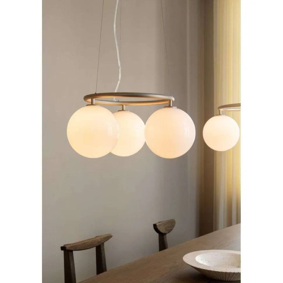 Nuura lysekrone Miira 3 Circular, Ø 54 cm, messing/opal