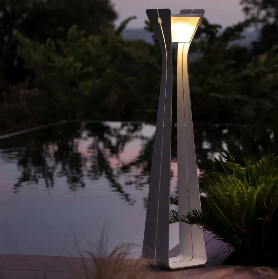 Osmoz LED-solcellelampe af aluminium, 175 cm, hvid