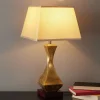Påfaldende bordlampe Deco med forgyldt fod