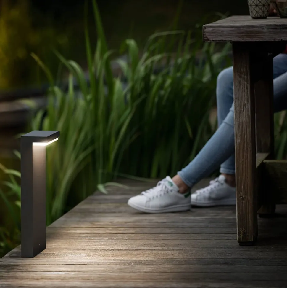Philips LED-sokkellampe Bustan, 2.700 K