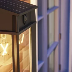 Philips LED-udendørs væglampe Geri UE Sensor, kantet, IP44