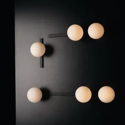 Pluto væglampe, 2 lyskilder, sort/hvid, afbryder