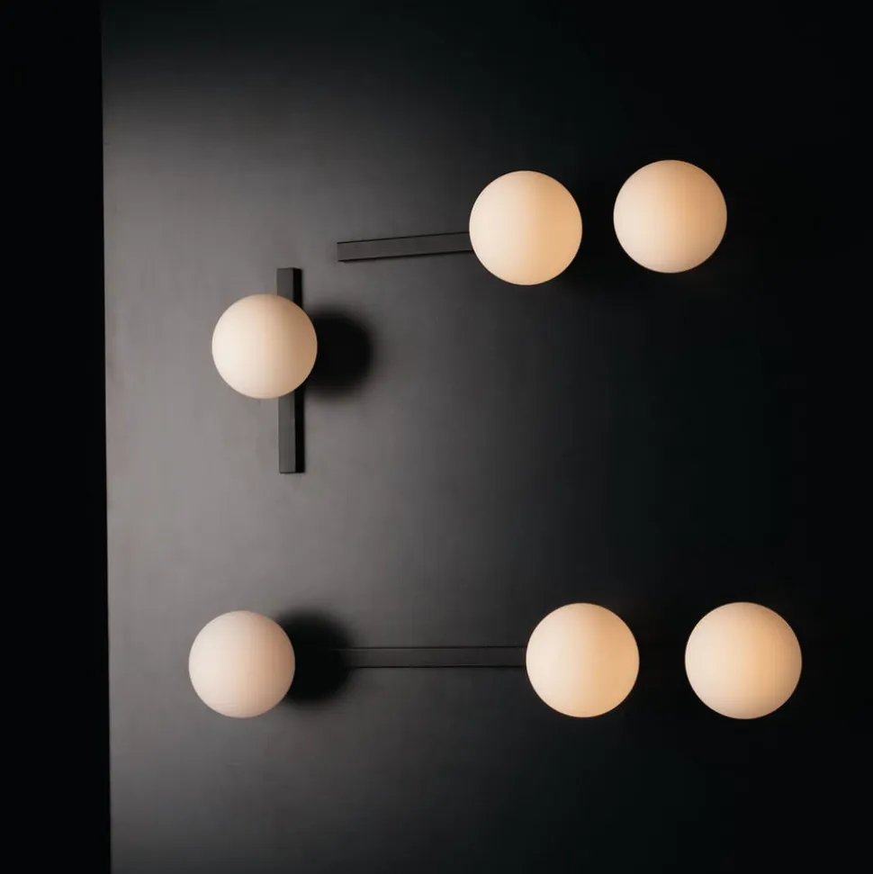 Pluto væglampe, 2 lyskilder, sort/hvid, afbryder