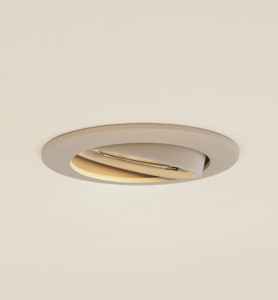 Prios forsænket loftlampe Fibur, beige, aluminium, Ø 8,2 cm