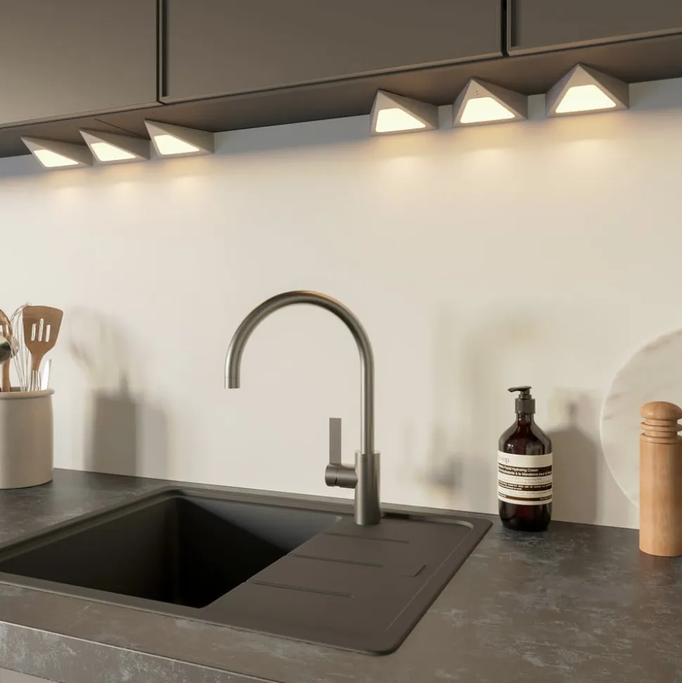Prios Odia LED-underskabsbelysning, stål, 3 lyskilder.
