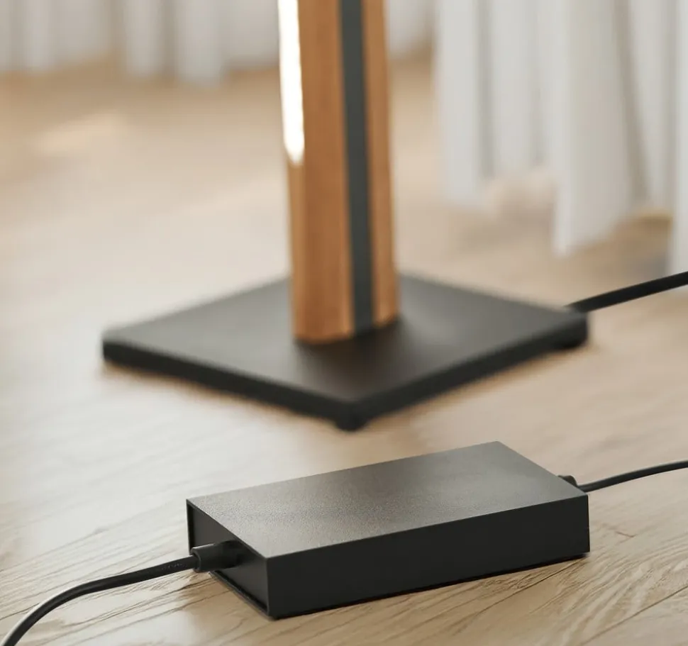 Quitani Elis LED-gulvlampe, eg/sort