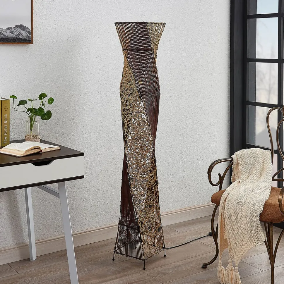 Rattan gulvlampe Kassia til hyggebelysning