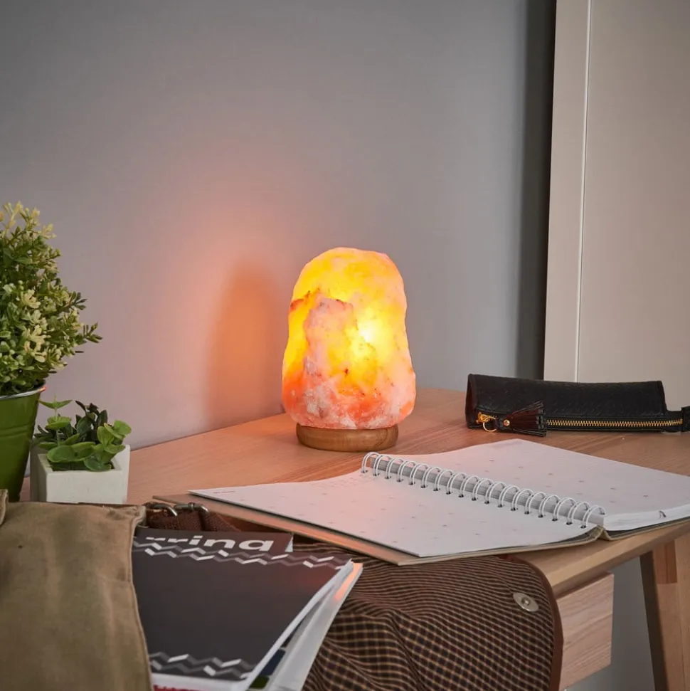 ROCK saltlampe spreder hyggeligt lys