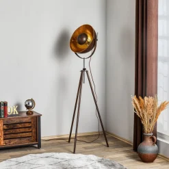 Rustfarvet trebenet gulvlampe Xirena I