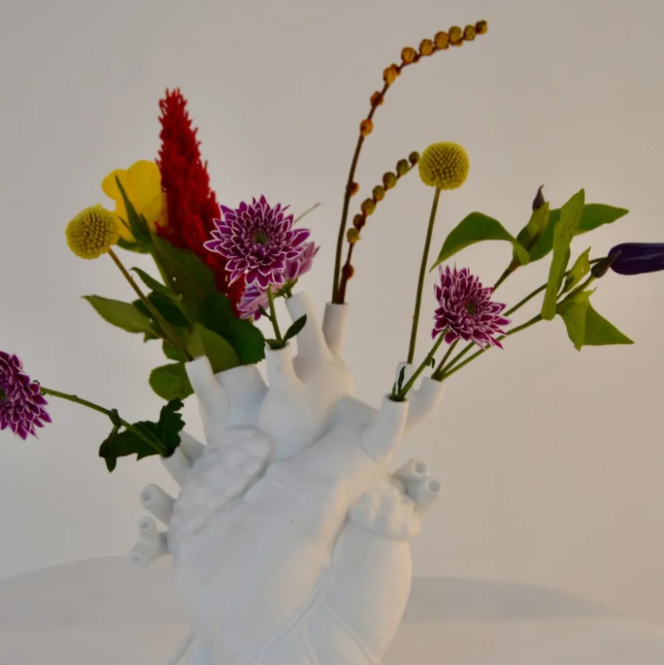 SELETTI Love in Bloom-vase, hvid, hjerteformet, porcelæn