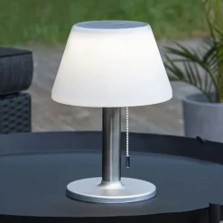Solia LED-bordlampe med solcelle og trækafbryder