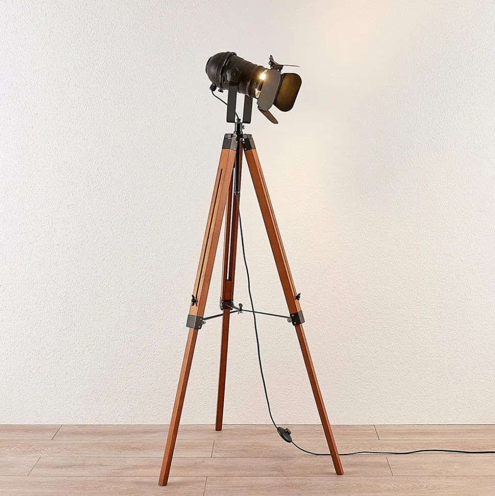 Trægulvlampe Hilma med trebenet stel