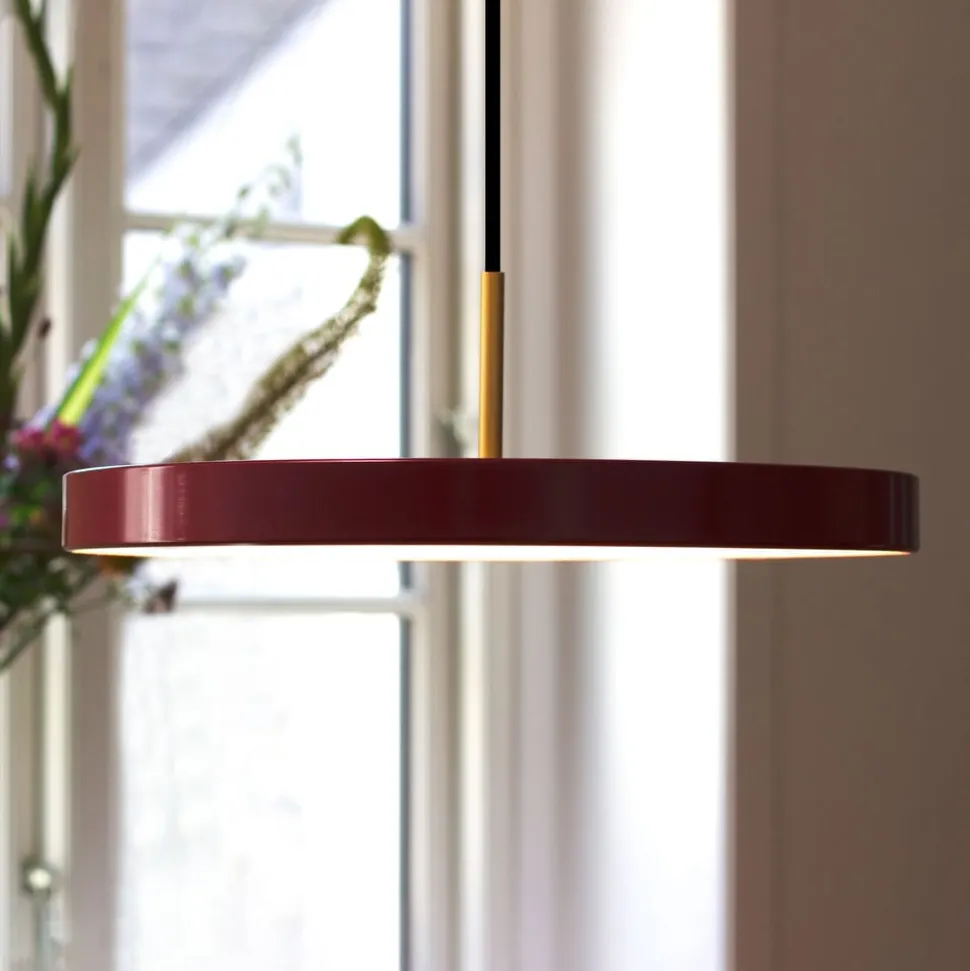 UMAGE Asteria medium LED-hængelampe, messing, rød