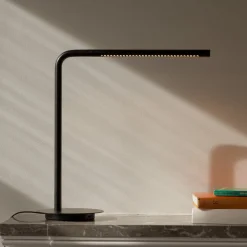UMAGE LED-bordlampe Omni, sort Højde 46 cm Metal drejelig