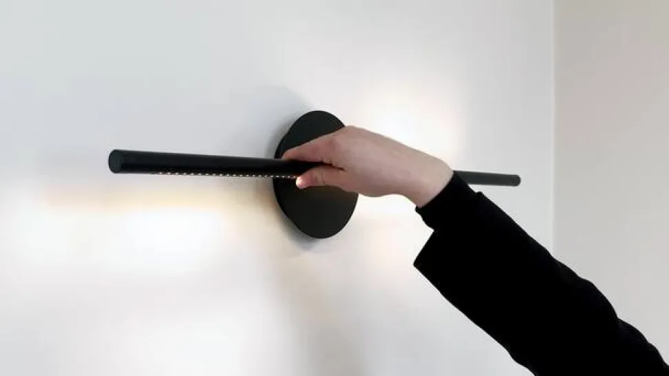 UMAGE LED-væglampe Omni, messingfarvet, bredde 54 cm, 2 lyskilder