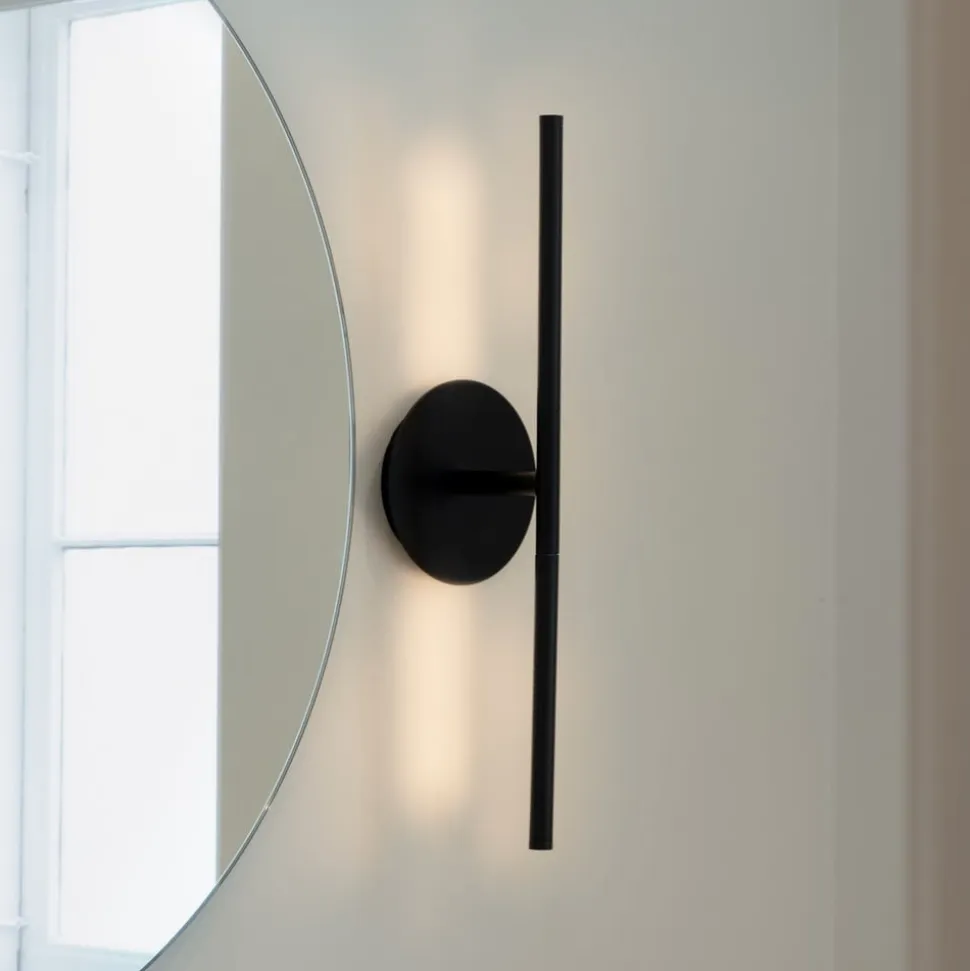UMAGE LED-væglampe Omni, sort, bredde 54 cm, 2 lyskilder