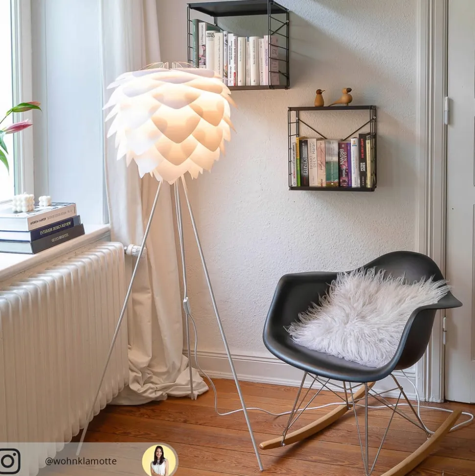 UMAGE Silvia medium gulvlampe, tre ben, hvid