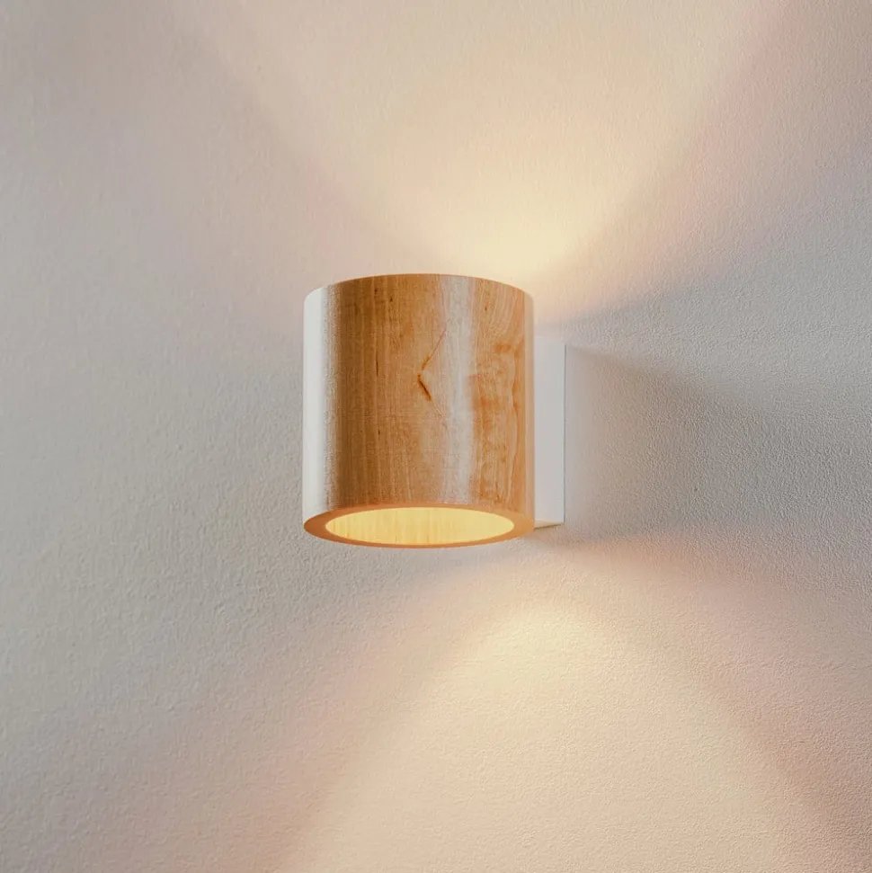 Væglampe Ara som cylinder i træ