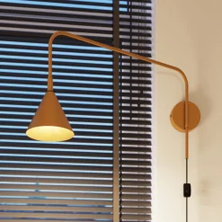 Væglampe LYS, guldfarvet, Ø 14 cm, metal, stik, E14