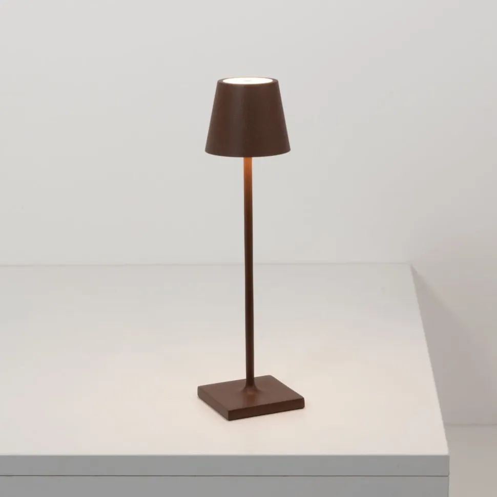 Zafferano LED-batteridrevet bordlampe Poldina micro, rustbrun, IP65